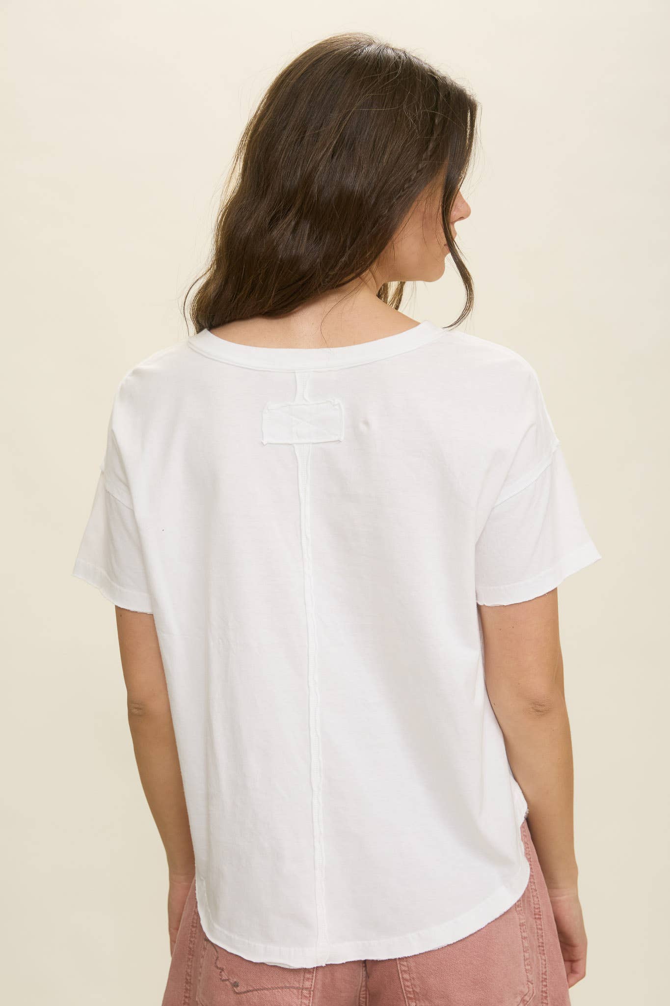 EXPOSED SEAM SHORT SLEEVE TOP