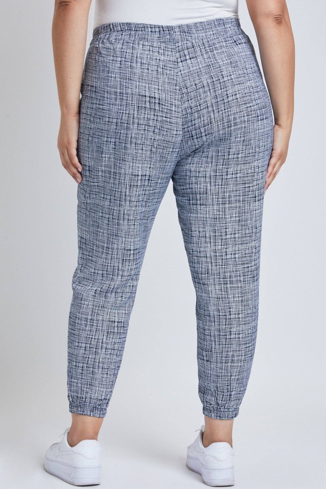 Curvy Lightweight Patch Pocket Pants