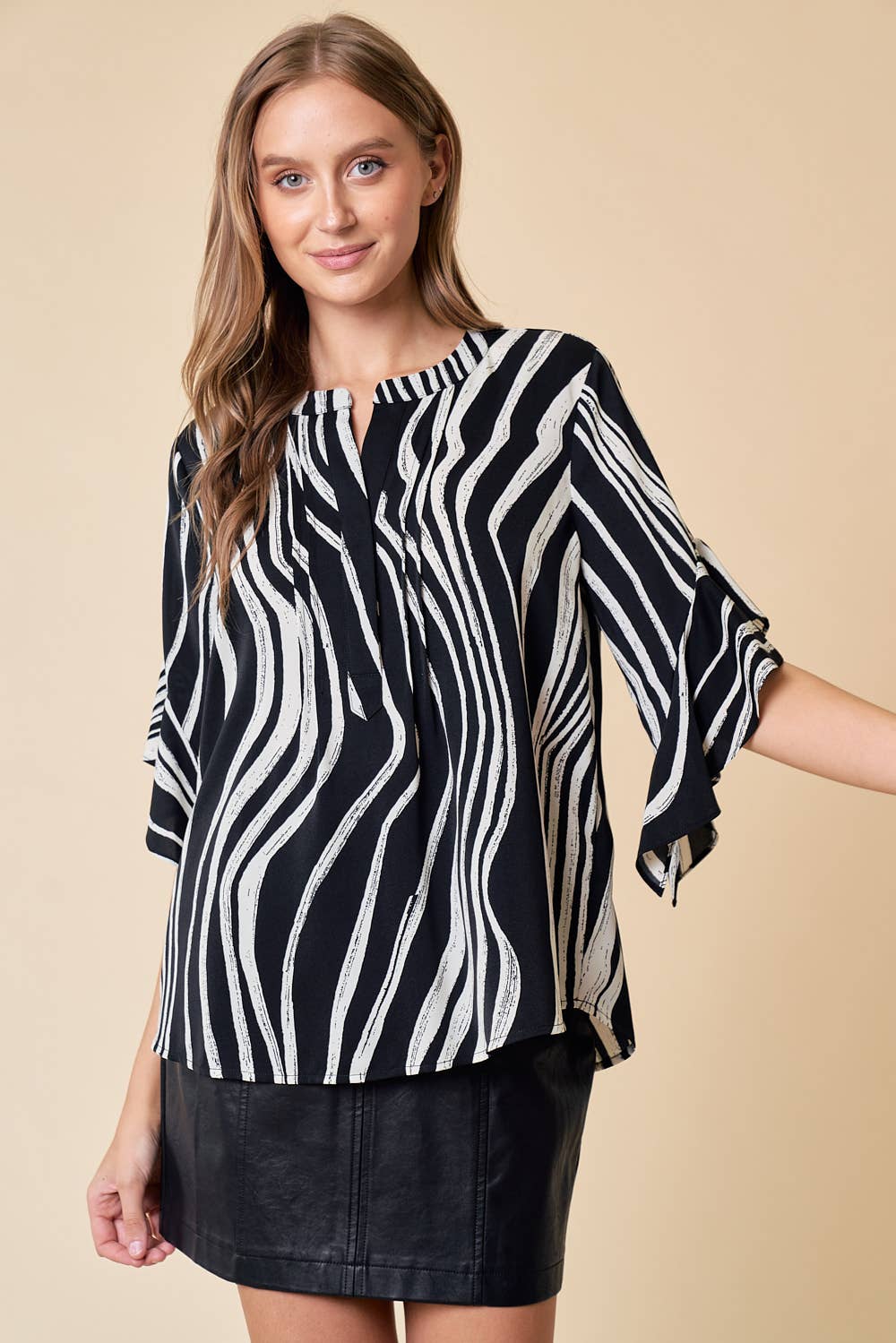 BRUSH STROKE V-NECK BLOUSE
