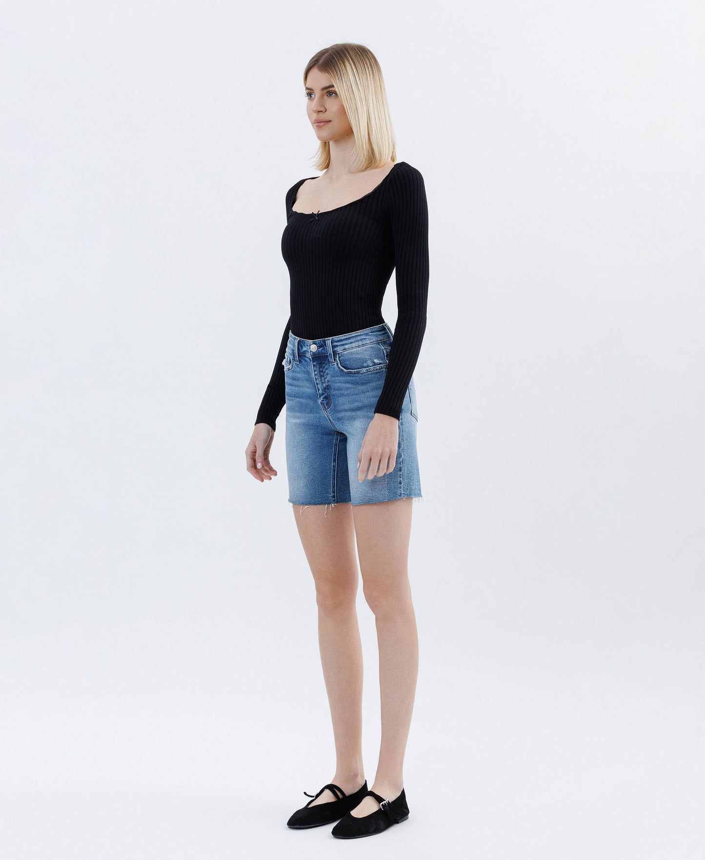 LV1659: HI-RISE RAW HEM BERM SHORTS