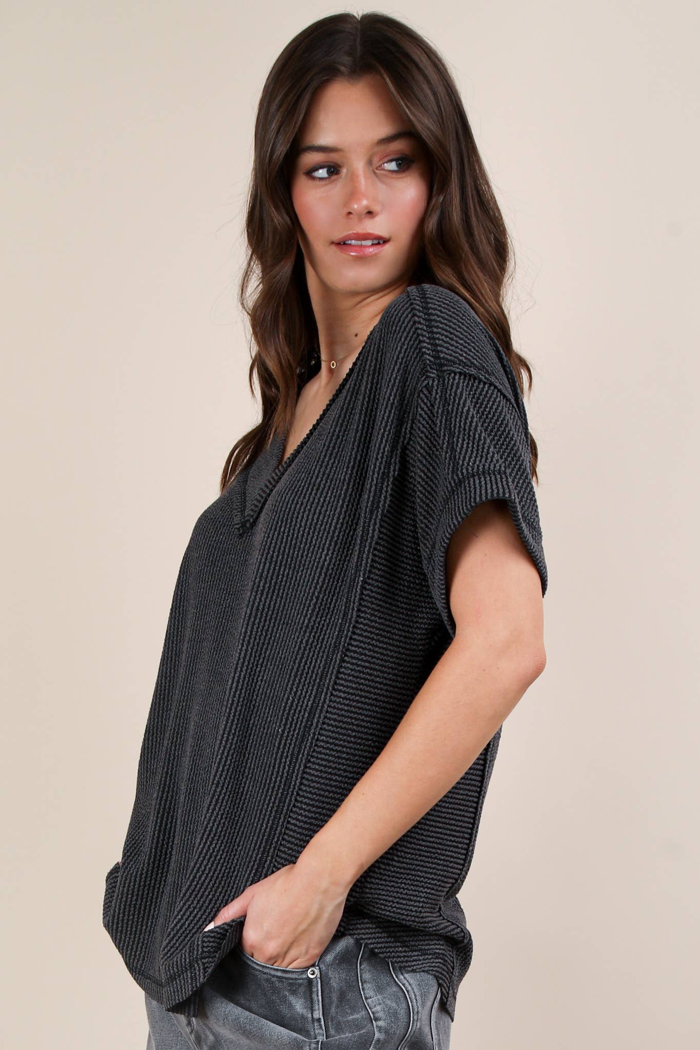 Curvy Ribbed Knit V-neck Top