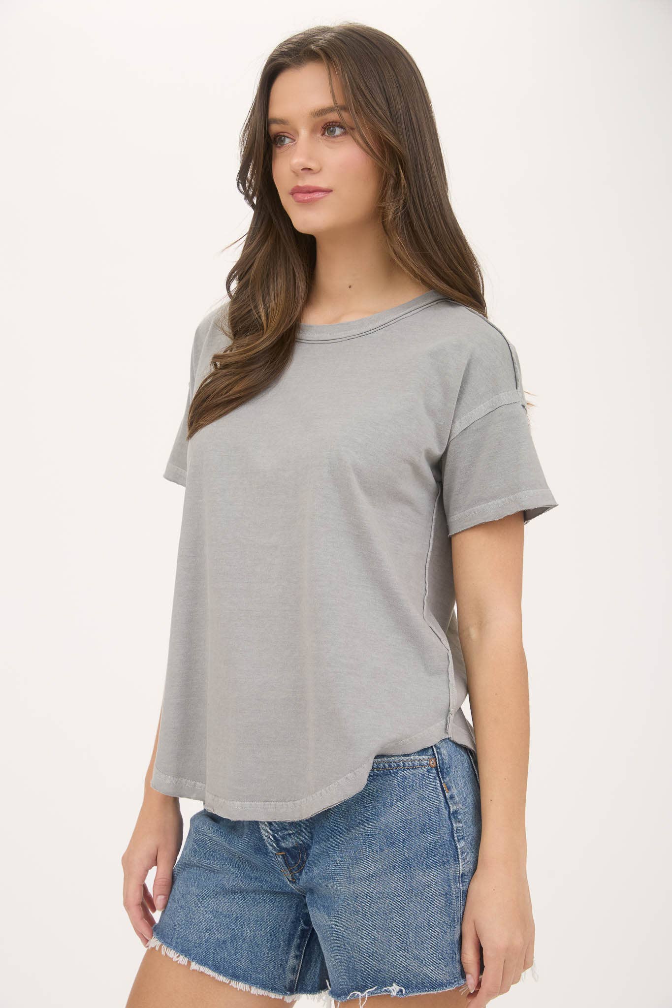 EXPOSED SEAM SHORT SLEEVE TOP