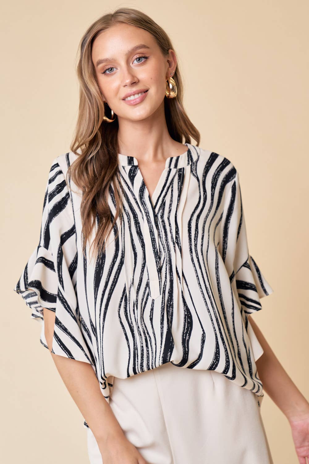 BRUSH STROKE V-NECK BLOUSE