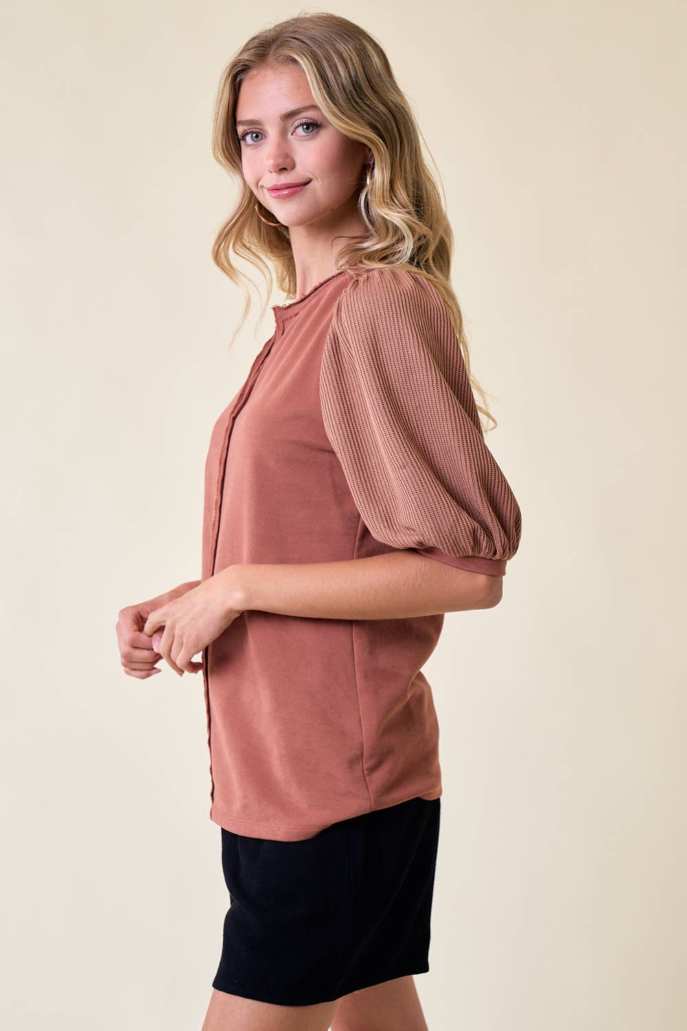 SLIT NECK PUFF SLEEVE TOP