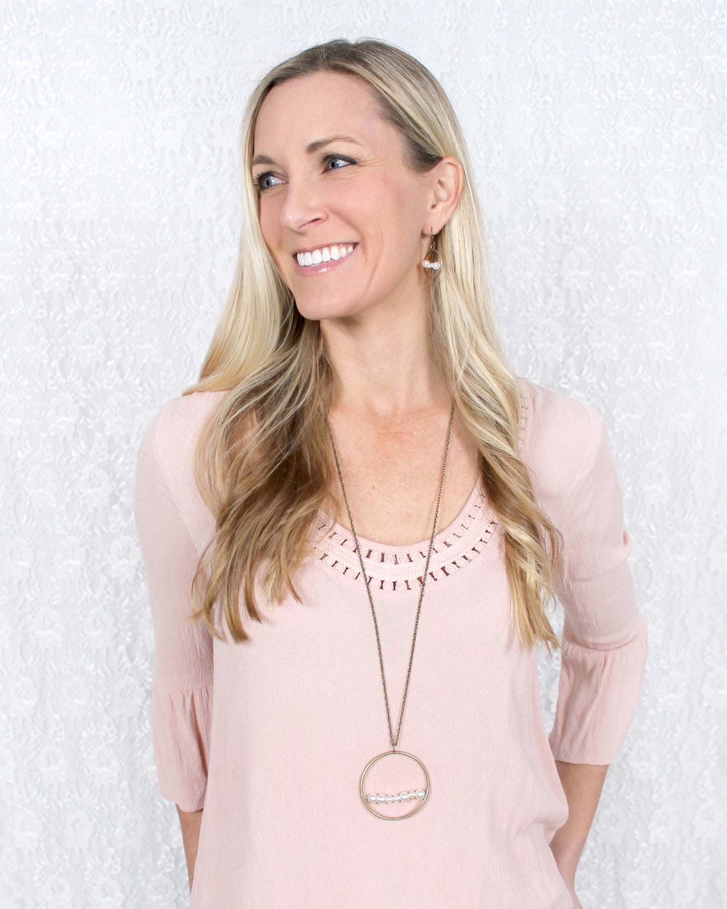Vintage Circle w/ Pearl Bar Necklace