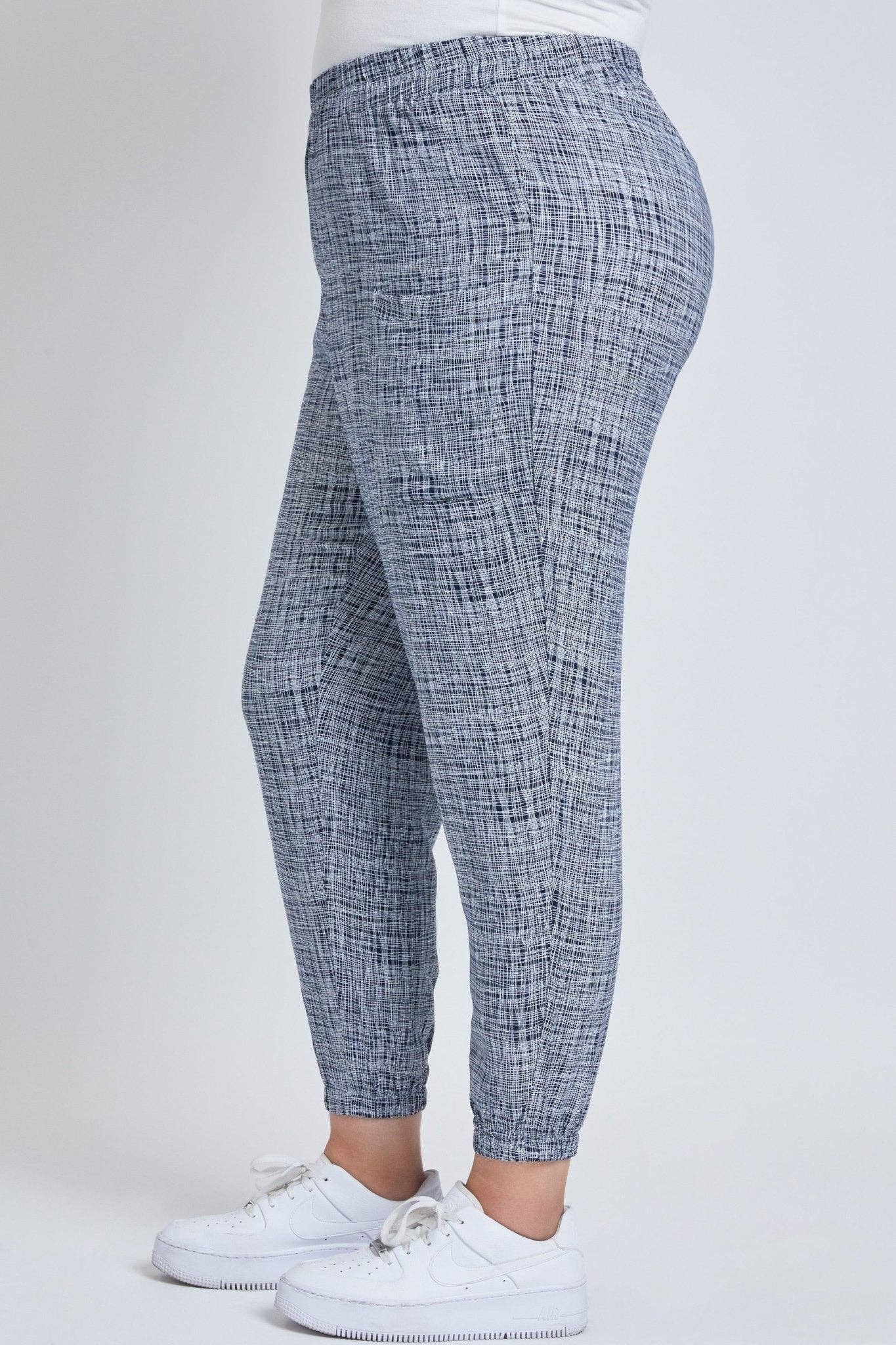 Curvy Lightweight Patch Pocket Pants