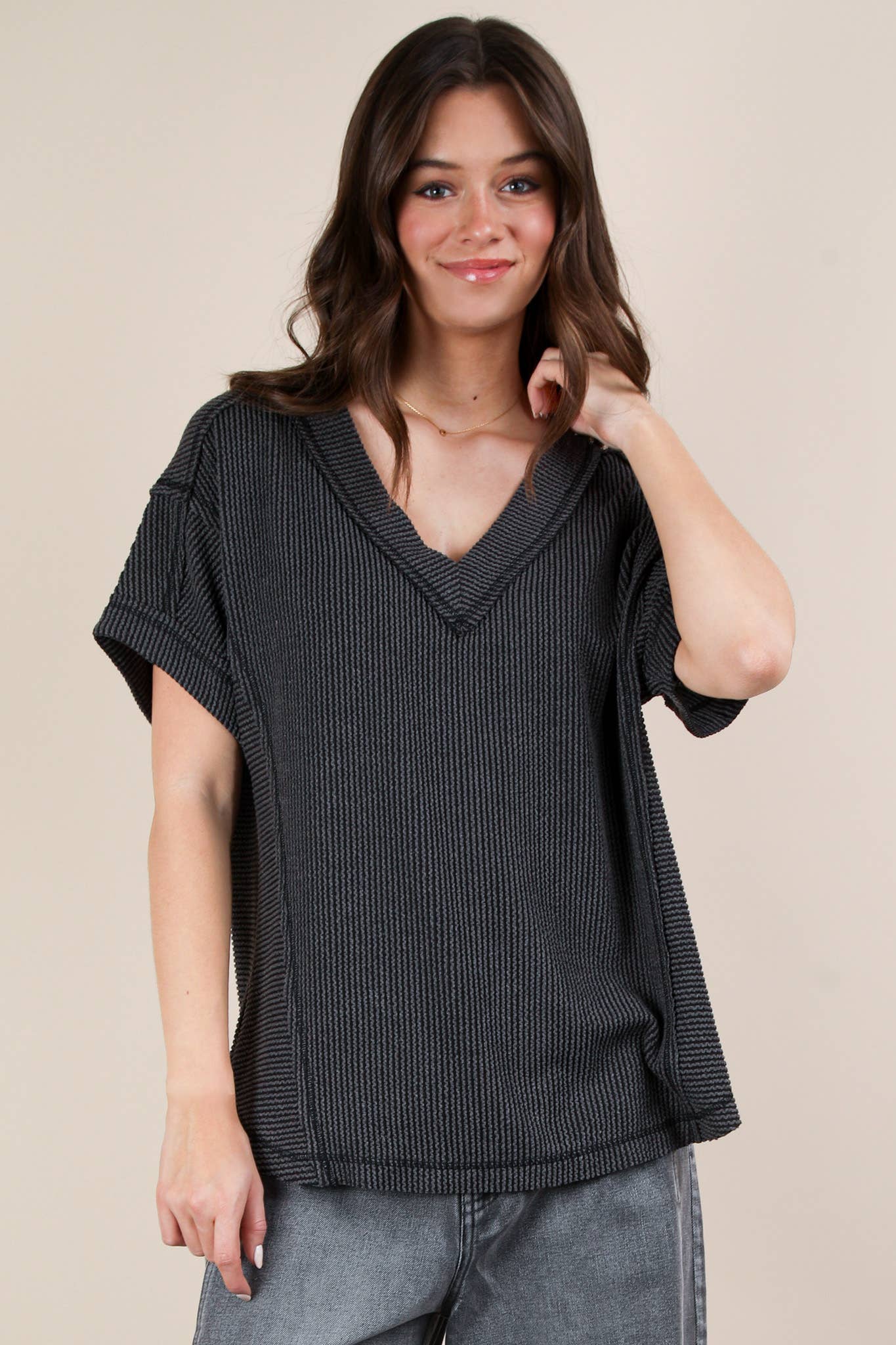 Curvy Ribbed Knit V-neck Top