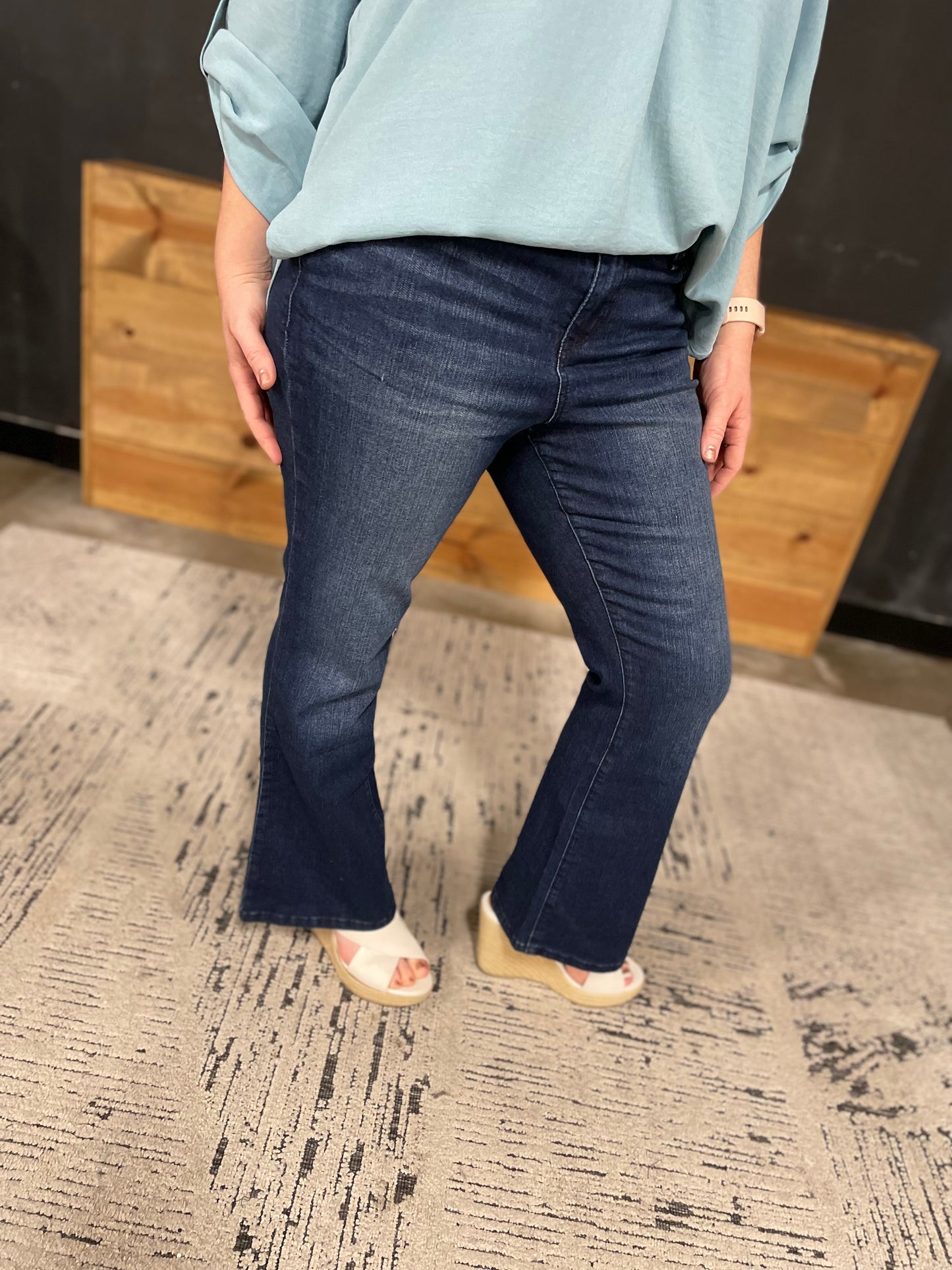 PETITE Penelope 29" Mid-Rise Boot Jeans