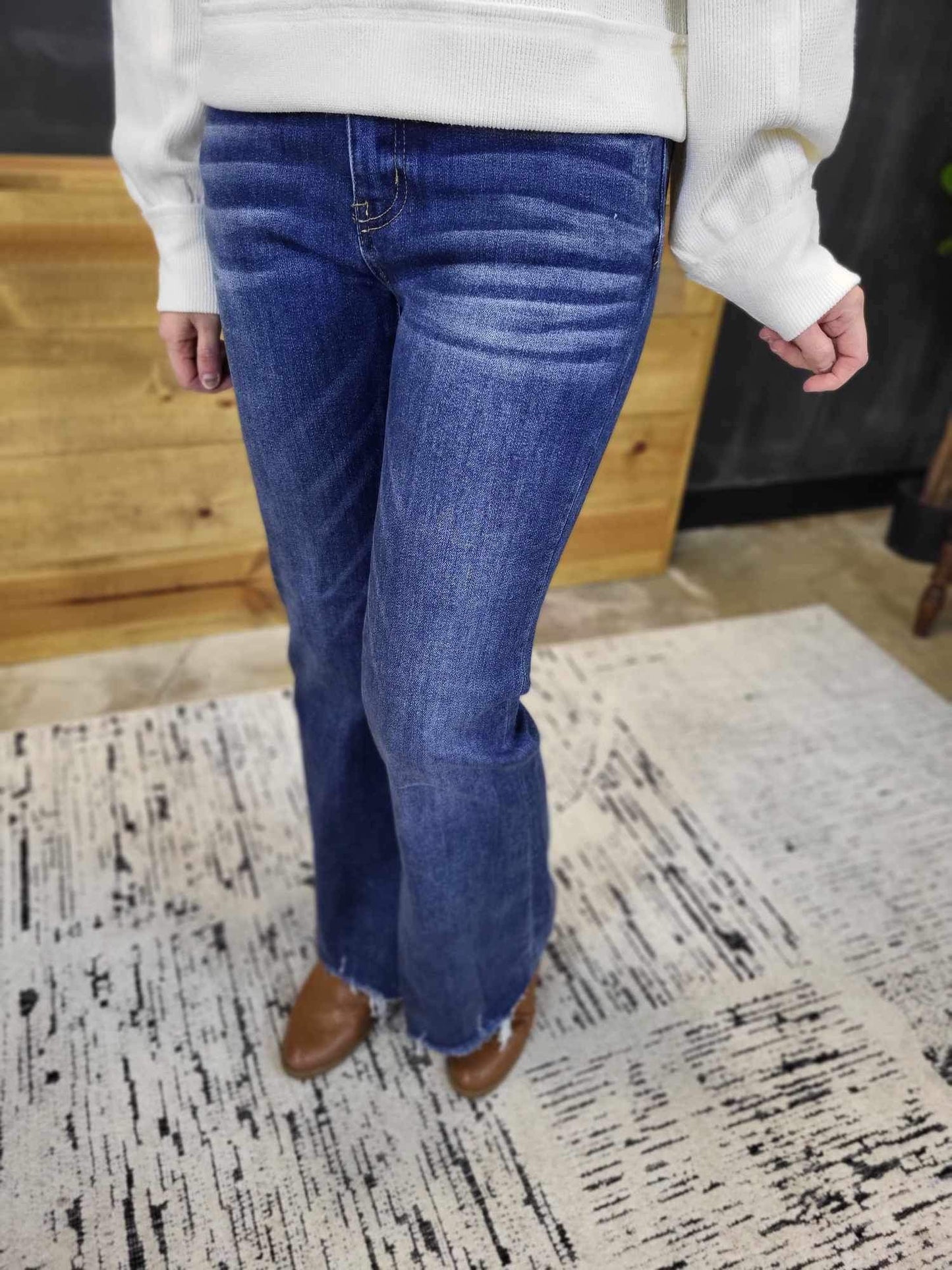 Kaylee Risen Jeans - HIGH RISE SLIM STRAIGHT JEANS