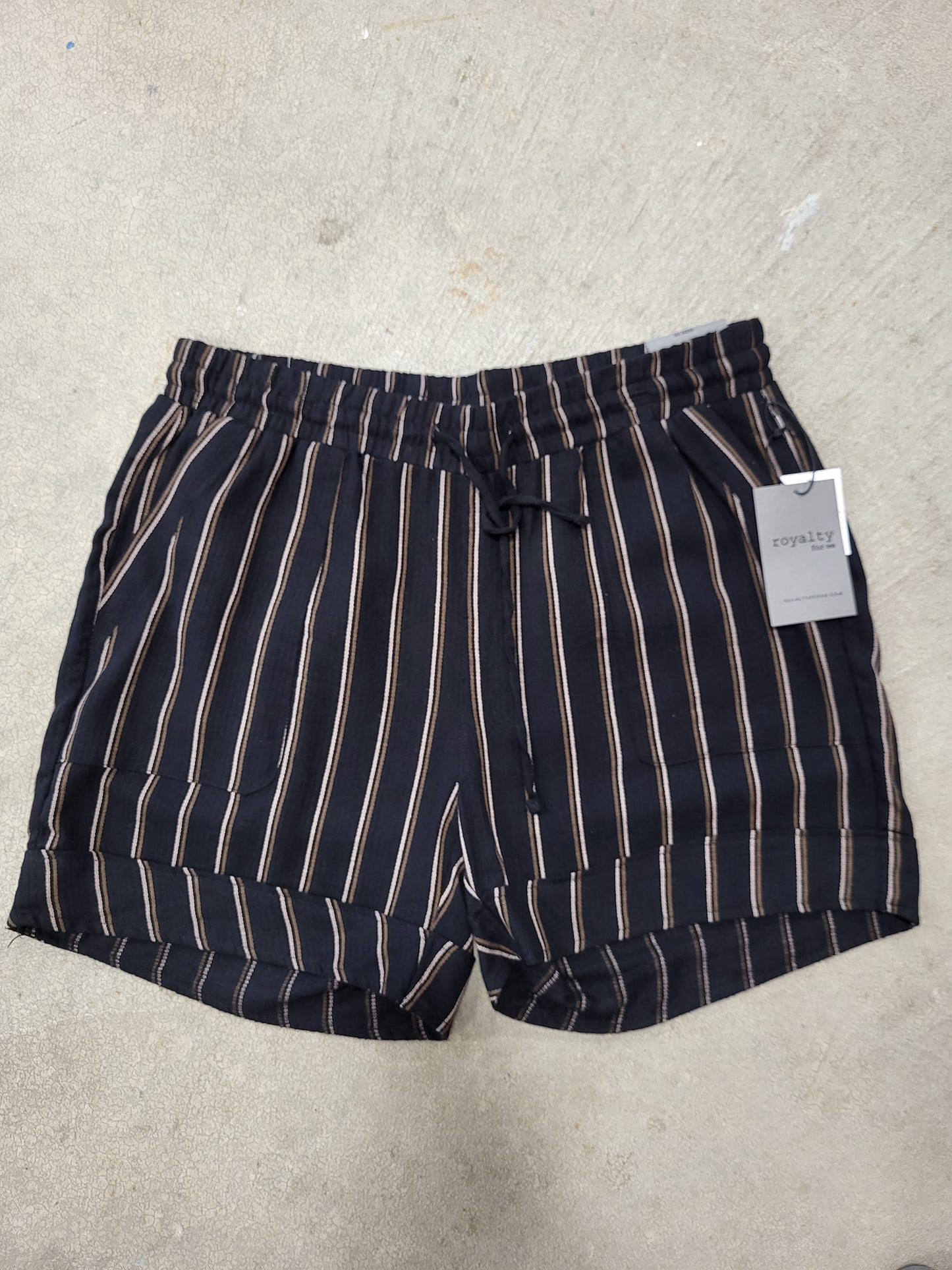 Curvy Cuffed Striped Linen Shorts
