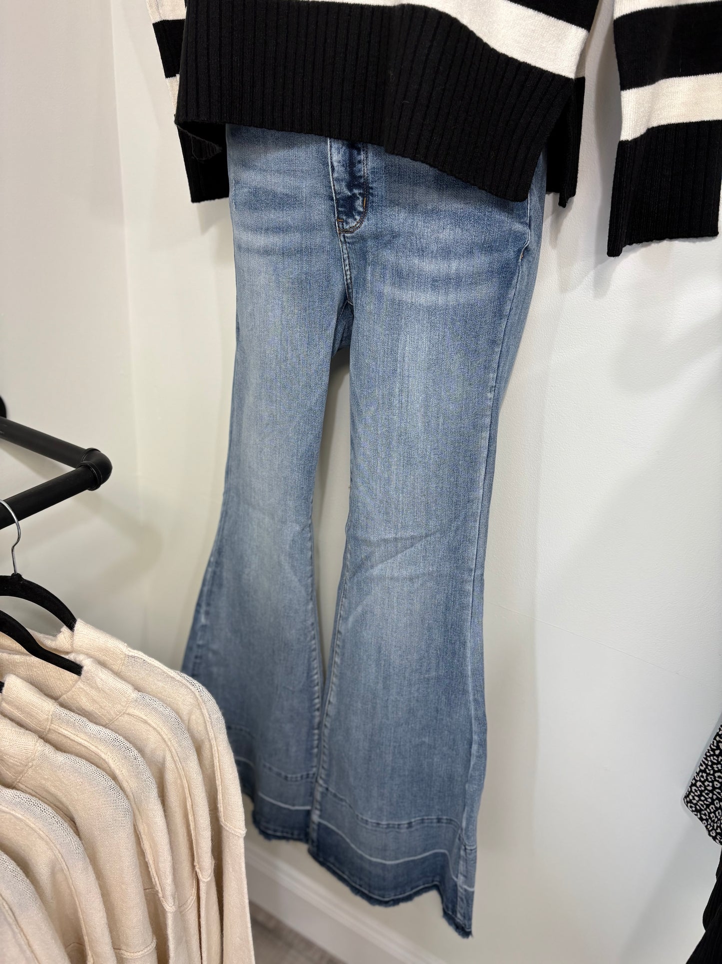 JB 88486 HW TUMMY CONTROL FLARE JEANS