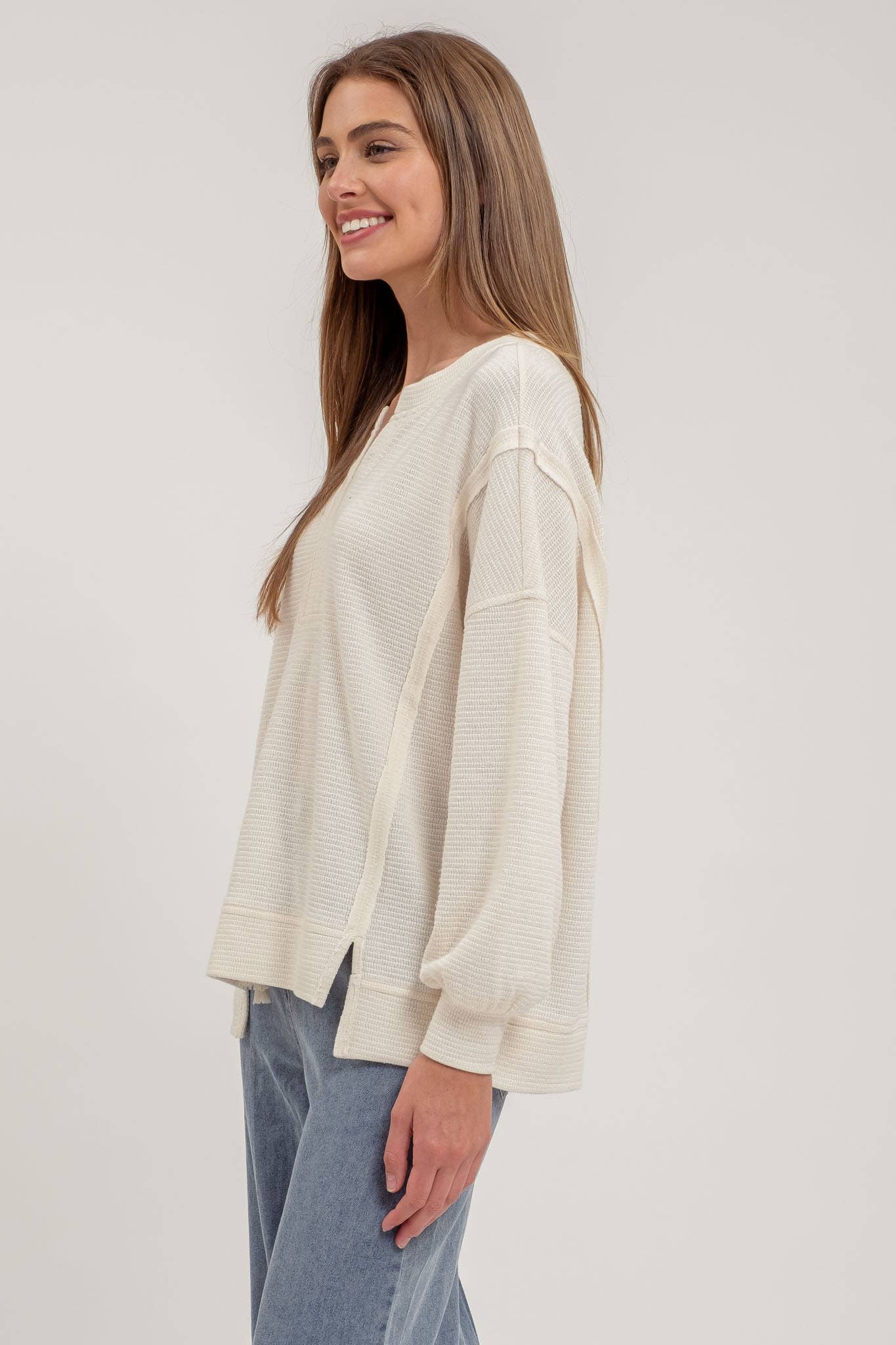 SPLIT NECK EXPOSED SEAM TOP