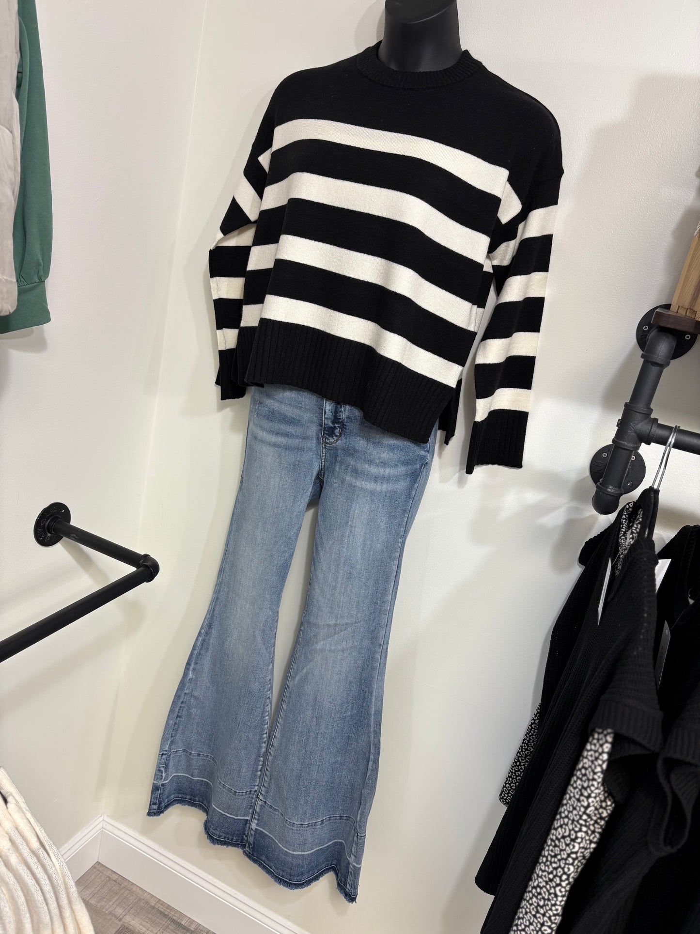 JB 88486 HW TUMMY CONTROL FLARE JEANS