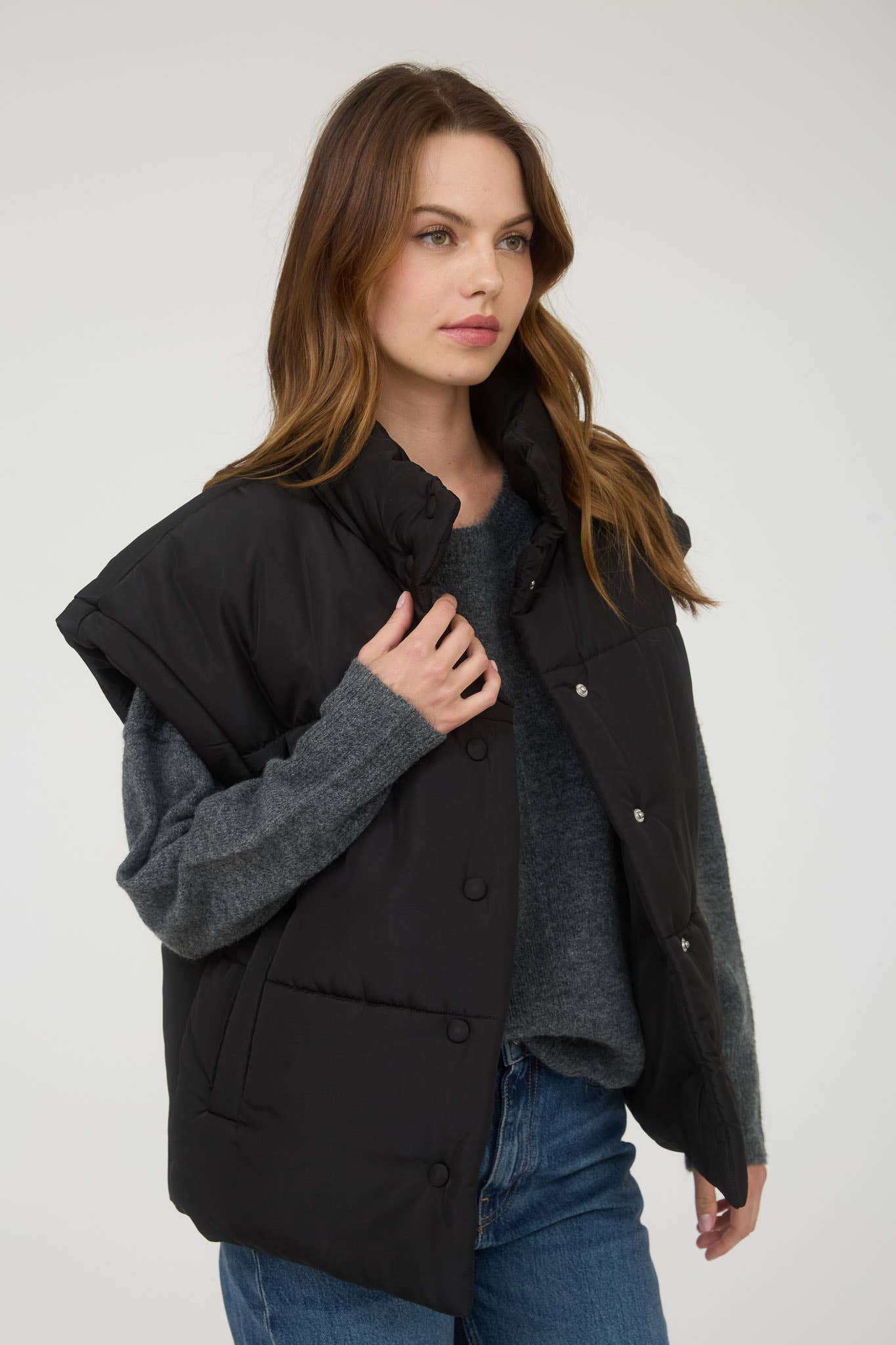 OVERSIZED SNAP BUTTON PUFFER VEST