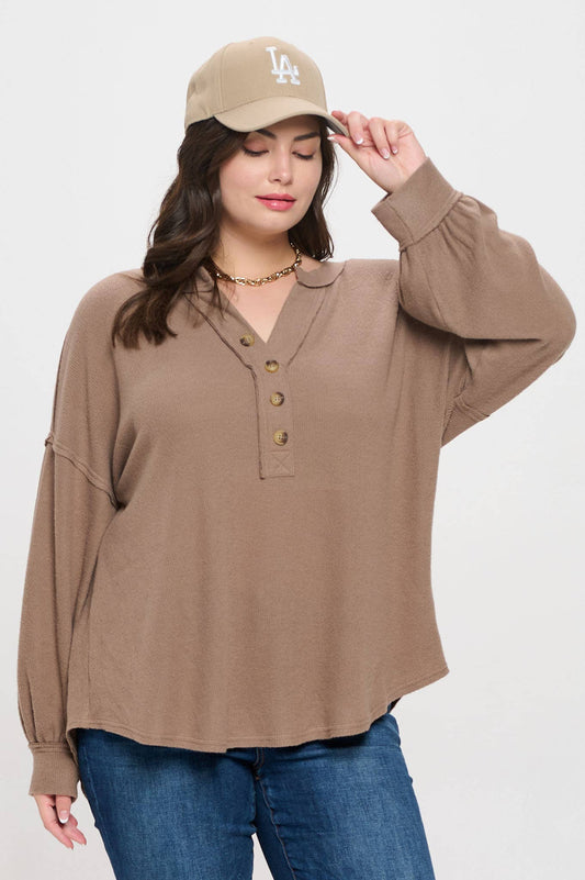 CURVY V-NECK HALF BUTTON TOP