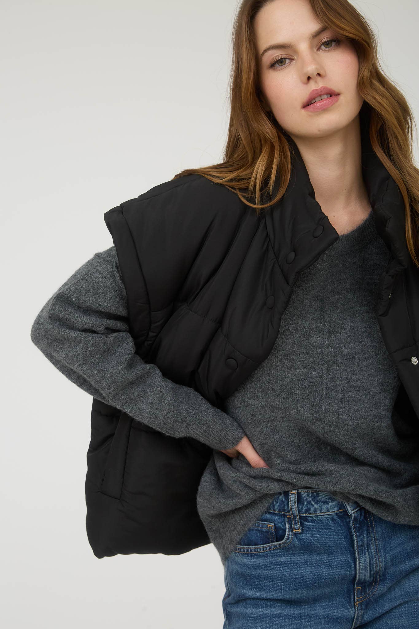 OVERSIZED SNAP BUTTON PUFFER VEST