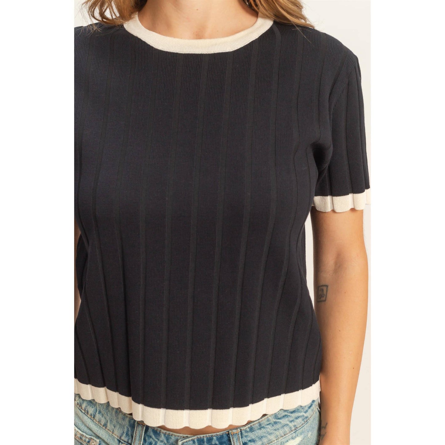 Ribbed Contrast Lightweight Sweater
