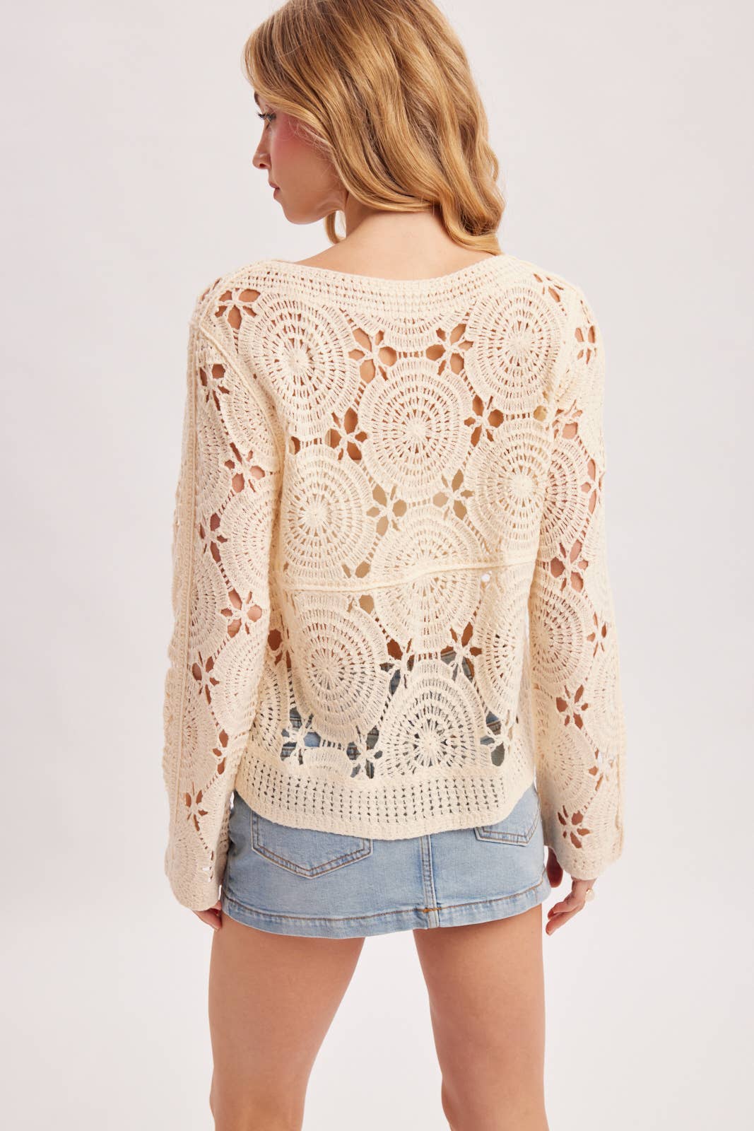 BOAT NECK FLORAL CROCHET TOP